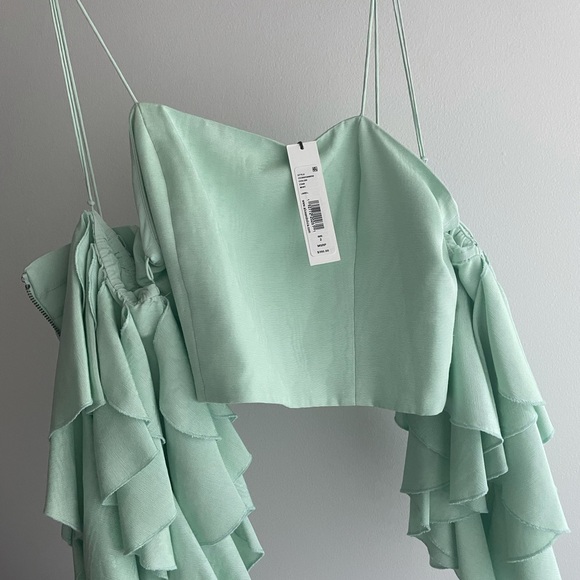 NAKIA COLD SHOULDER CROP TOP